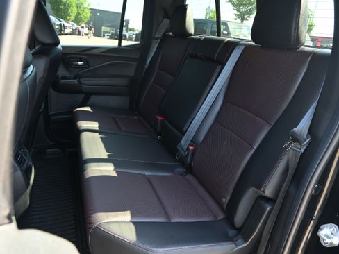 Used 2023 Honda Ridgeline Black Edition image 32