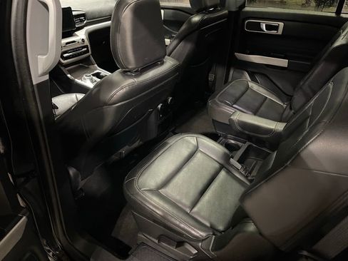 Used 2020 Ford Explorer XLT w/ Equipment Group 202A image 16