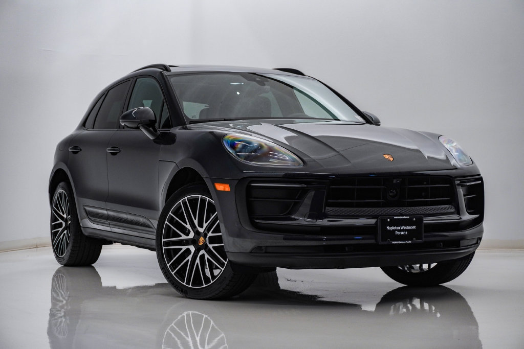Certified 2026 Porsche Macan AWD/4WD image 8