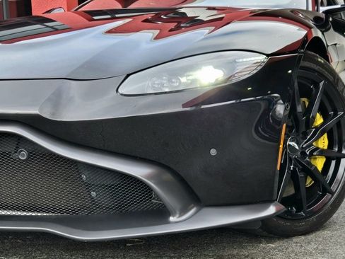 Used 2020 Aston Martin V8 Vantage Coupe image 3