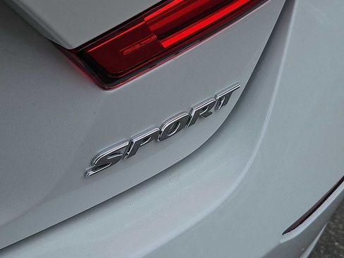 Used 2019 Honda Accord Sport image 12