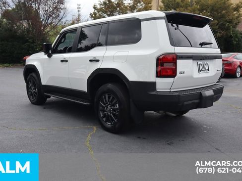 Used 2024 Toyota Land Cruiser image 9