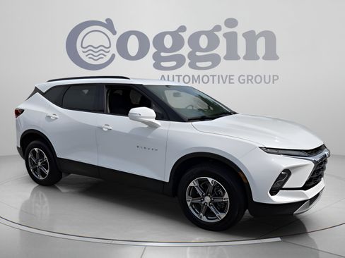 Used 2024 Chevrolet Blazer LT FWD image 7