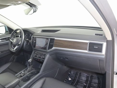 Used 2021 Volkswagen Atlas SE image 43