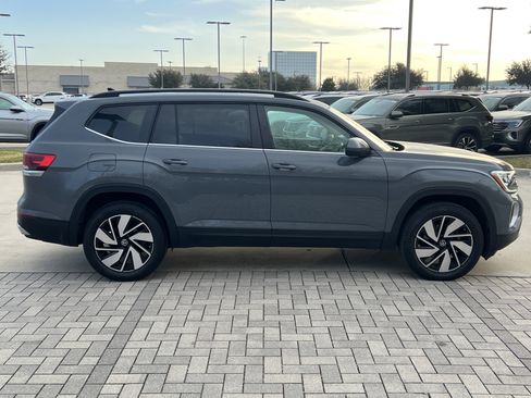 Certified 2025 Volkswagen Atlas SE w/ Panoramic Sunroof Package image 11