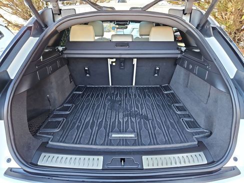 Used 2023 Land Rover Range Rover Velar R-Dynamic S image 31