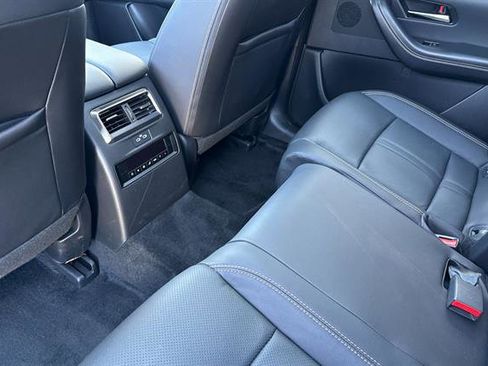 Certified 2025 MAZDA CX-70 Plug-In Hybrid w/ Premium Pkg AWD/4WD image 12