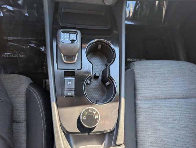Used 2023 Nissan Rogue SV AWD/4WD image 23