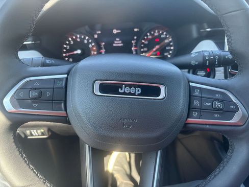 Used 2025 Jeep Compass Limited AWD/4WD image 28