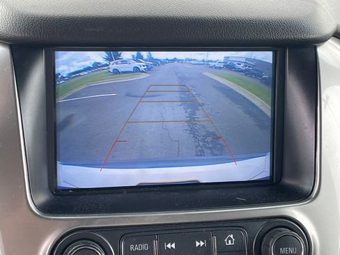 Used 2018 Chevrolet Suburban LT RWD image 10