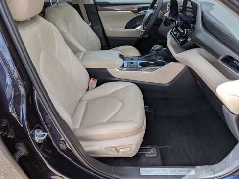 Used 2023 Toyota Highlander Limited AWD/4WD image 33