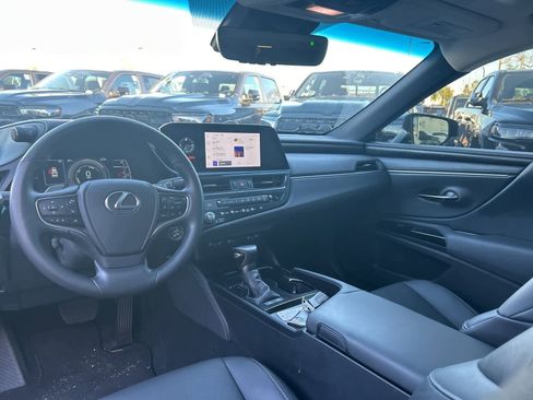 Used 2025 Lexus ES 300h w/ Premium Package image 26