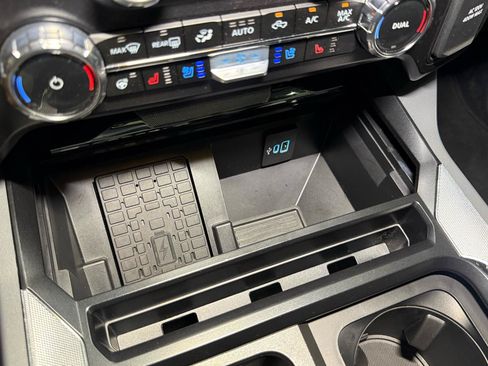 Used 2025 Ford F250 Lariat w/ Lariat Ultimate Package AWD/4WD image 25