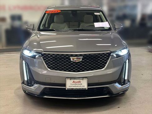 Used 2023 Cadillac XT6 Premium Luxury image 2