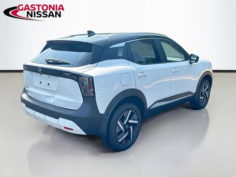 Used 2026 Nissan Kicks SV FWD image 9