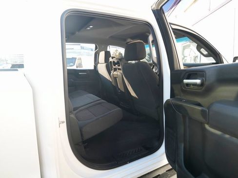 Used 2020 Chevrolet Silverado 1500 Custom Trail Boss w/ Custom Convenience Package AWD/4WD image 31