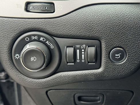 Used 2019 Jeep Cherokee High Altitude image 17