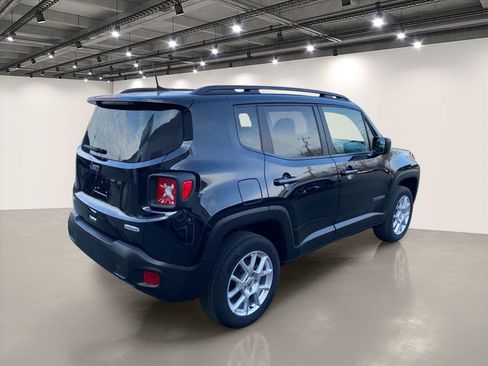 Used 2022 Jeep Renegade Latitude w/ Sun/Sound Group AWD/4WD image 7