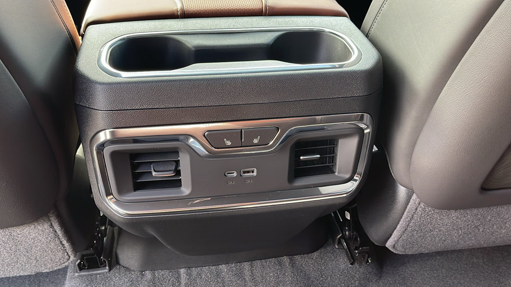 New 2026 GMC Sierra 3500 Denali Ultimate AWD/4WD image 17