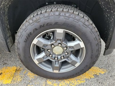 New 2025 GMC Sierra 3500 SLT w/ SLT Premium Package image 9