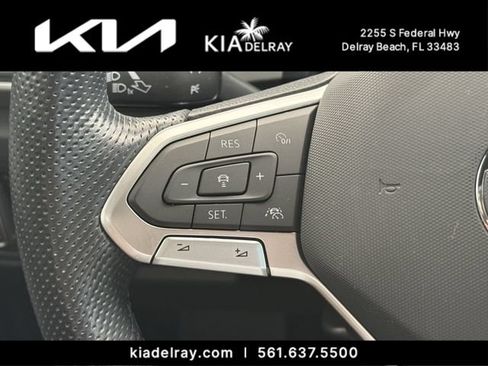 Used 2023 Volkswagen Atlas Cross Sport SEL R-Line AWD/4WD image 29