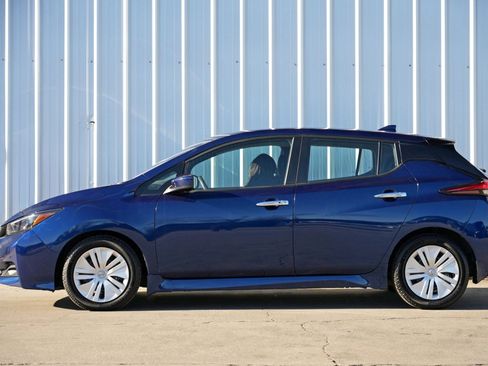 Used 2023 Nissan Leaf S image 8