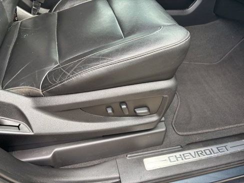 Used 2020 Chevrolet Suburban LT RWD image 40