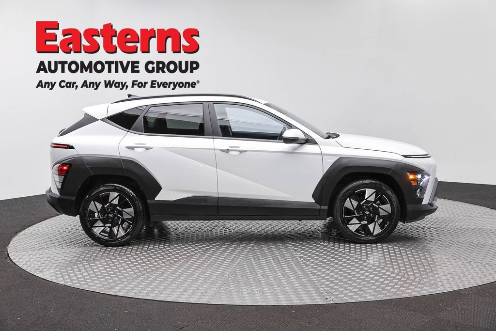 Used 2025 Hyundai Kona SEL FWD image 6