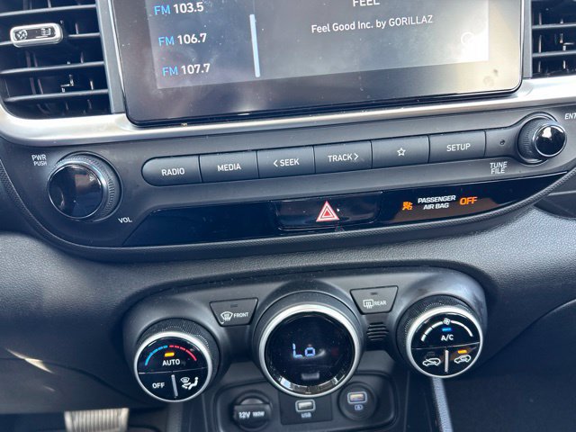 Used 2021 Hyundai Venue SEL FWD image 13