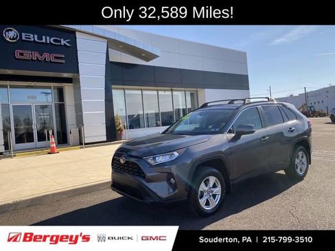 Used 2021 Toyota RAV4 XLE image 1