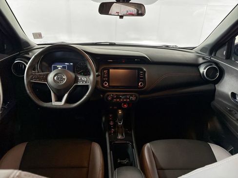 Used 2021 Nissan Kicks SR w/ SR Premium Package FWD image 12