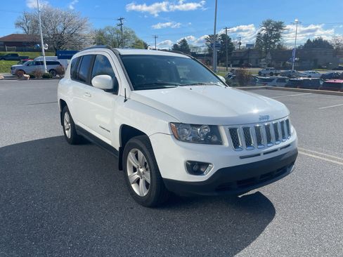 Used 2015 Jeep Compass High Altitude image 7