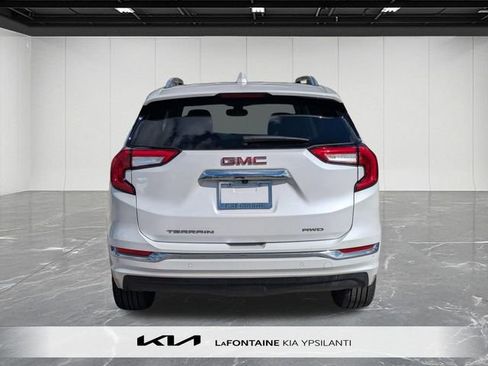 Used 2023 GMC Terrain Denali w/ Denali Premium Package AWD/4WD image 4