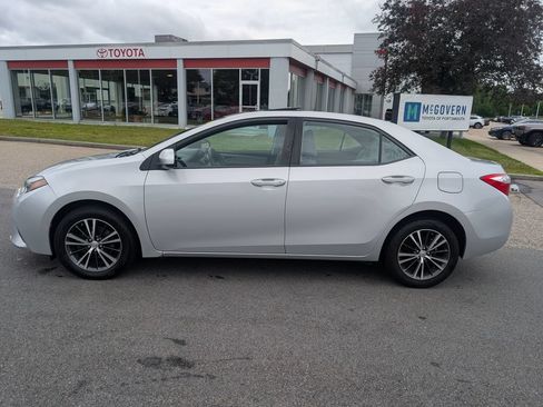 Used 2016 Toyota Corolla LE FWD image 2