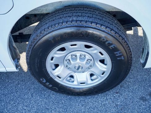 Used 2021 Nissan NV 2500 SV image 22