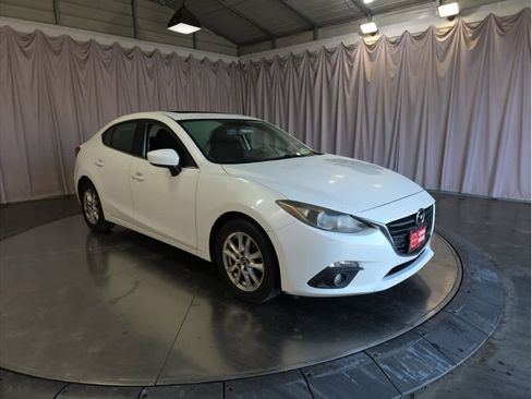 Used 2016 MAZDA MAZDA3 i Touring w/ Popular Equipment Package image 4