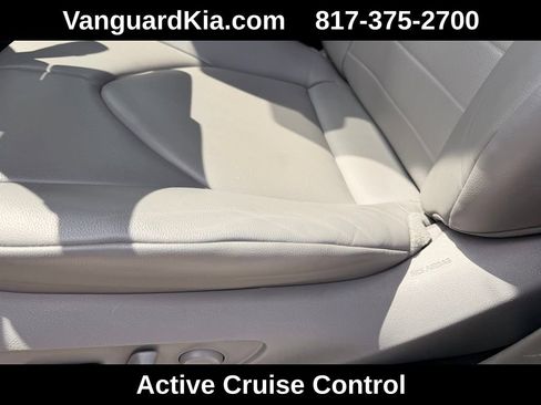 Used 2023 Toyota Highlander XLE image 15