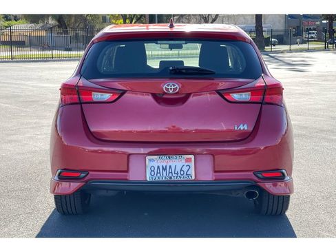 Used 2018 Toyota Corolla iM w/ Carpet Mat Package (TMS) image 5
