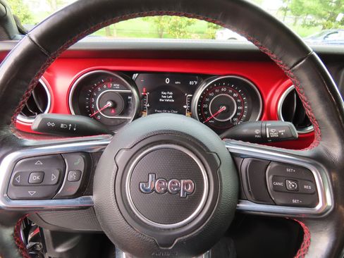 Used 2022 Jeep Wrangler Unlimited Rubicon w/ Xtreme Recon 35" Tire Package image 19