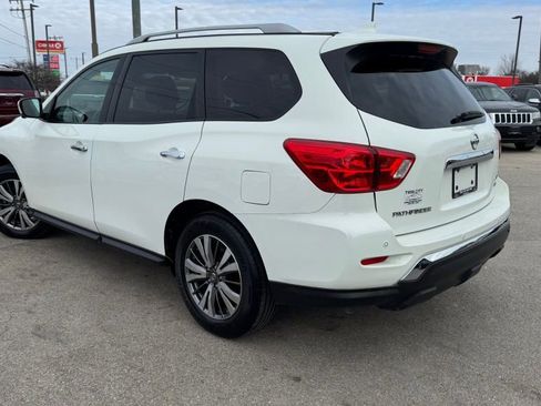 Used 2019 Nissan Pathfinder SL image 5