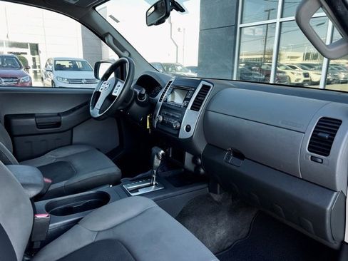 Used 2015 Nissan Xterra S image 24