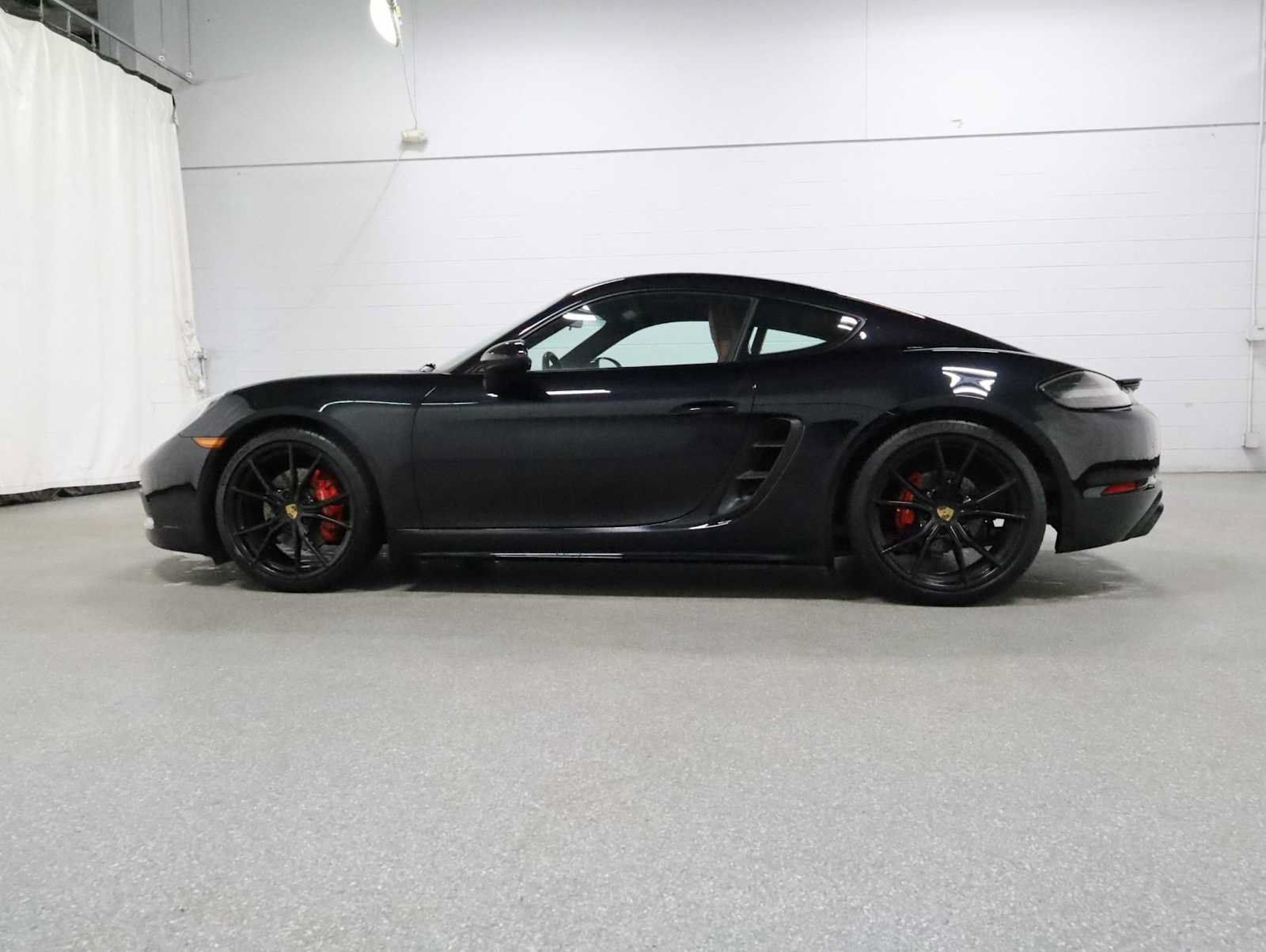 Used 2019 Porsche 718 Cayman GTS RWD image 2