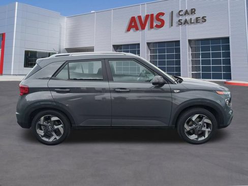 Used 2025 Hyundai Venue SEL FWD image 5