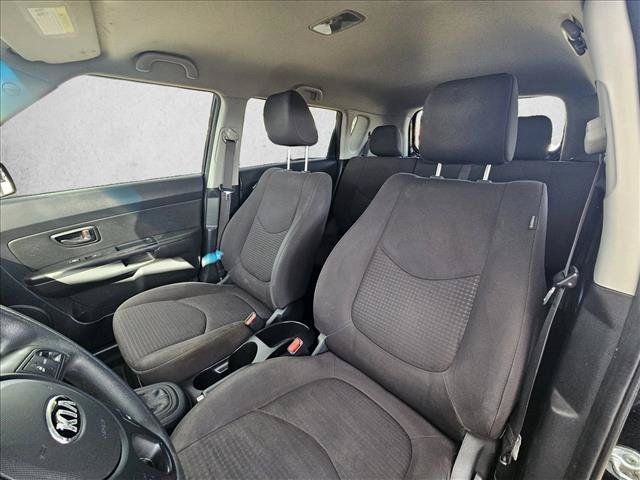 Used 2013 Kia Soul FWD image 11
