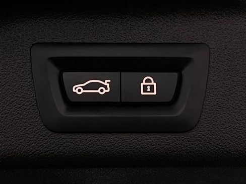 Certified 2023 BMW X7 M60i w/ Executive Package image 9