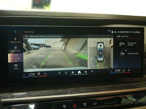 Used 2023 BMW 740i RWD image 11