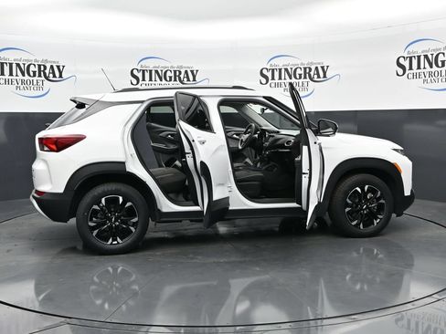 Used 2023 Chevrolet TrailBlazer LT FWD image 36