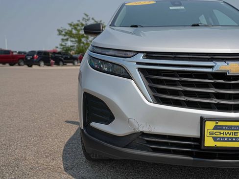 Used 2022 Chevrolet Equinox LS AWD/4WD image 3