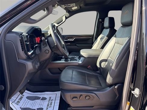 Used 2023 Chevrolet Silverado 1500 High Country w/ Technology Package image 7