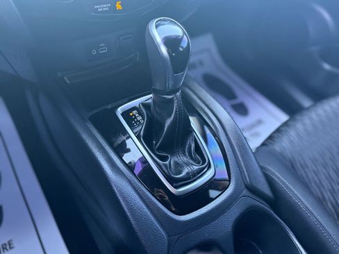 Used 2018 Nissan Rogue SV image 26